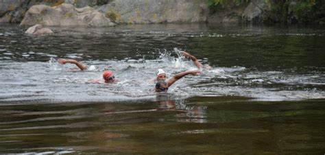 Santiago Gutierrez Cruzó Nadando El Río San Antonio Deporte Adaptado