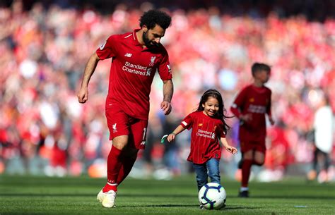 مكة محمد صلاح تسجل هدفا في أنفيلد.. وجماهير ليفربول تتفاعل - CNN Arabic