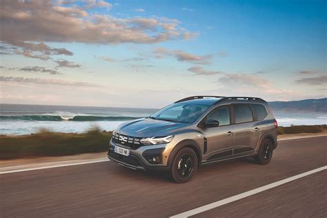 Vive Le Dacia Jogger Hybrid Places Valeurs Actuelles