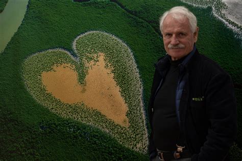 Exposition Legacy De Yann Arthus Bertrand Gray