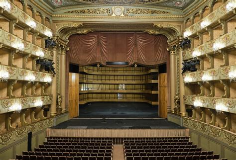 Teatro Nacional São Carlos Lisbon Shopping