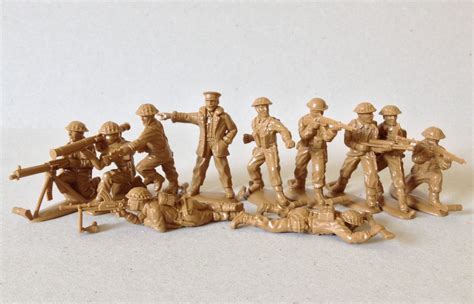 Commander Of Plastic Men Matchbox 132 Scale