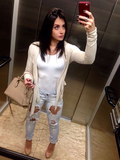 Calça destroyer zara body lupo cardigã nude zara bolsa Lorena nude scarpin Nude schutz Look de