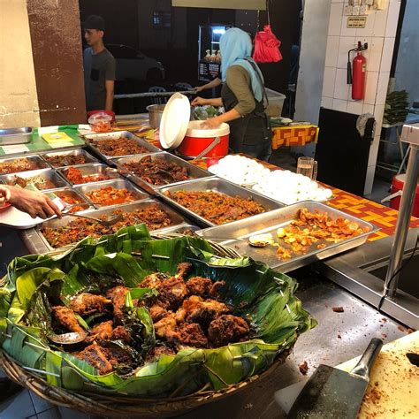 Warong Nasi Lemak Panas Warisan Sambal Opah Subang Jaya Restaurant