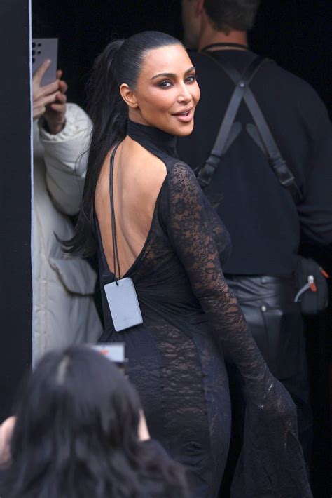 Kim Kardashian Balenciaga Paris Fashion Show Big Ass Curvy Body Hot Celebs Home
