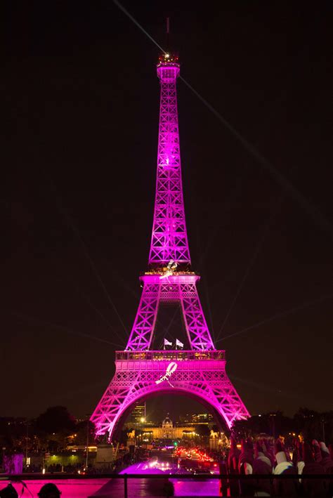 Estée Lauder Lights The Eiffel Tower Up Pink As Part Of Its Breast