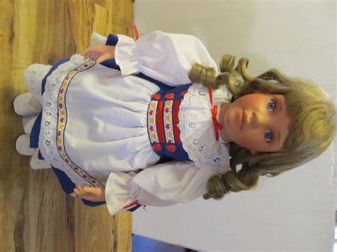 Goldilocks Porcelain Doll 16500 Limited Edition World Gallery 18