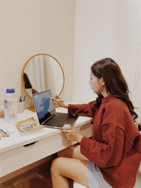 Siêu bí kíp học online hiệu quả của hot girl Đại học Kinh tế Minh Tuyền