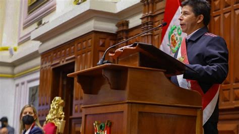 Presidente de Perú reemplaza de manera sorpresiva al ministro de Justicia