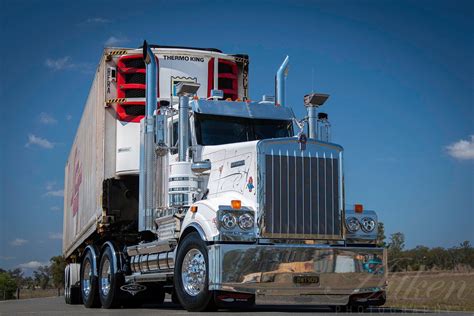 Pin By John C On Working Semi Trucks With Trailers Kenworth Trucks