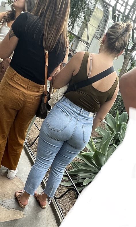 Nice Plump Ass In Jeans Tight Jeans Forum