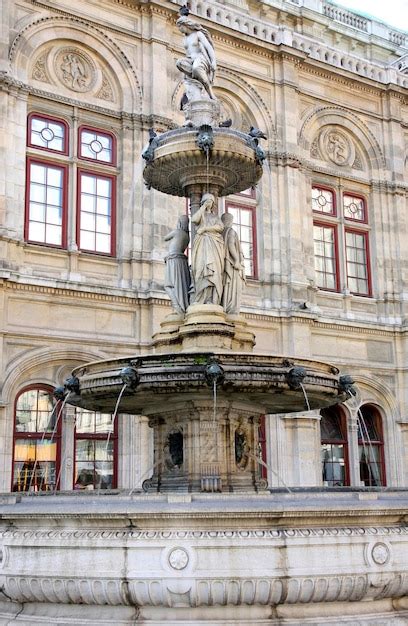 Premium Photo | The vienna opera house in vienna austria