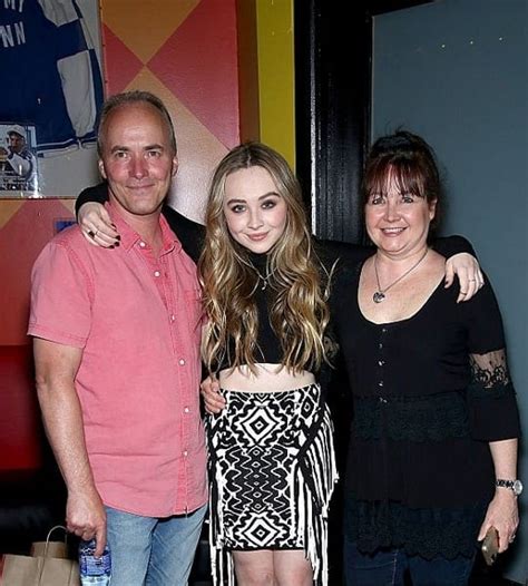 Sabrina Carpenter Age, Net Worth, Boyfriend, Family and Biography