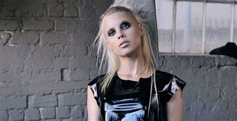 Yolandi Visser (Anri du Toit) - Bio, Facts, Family Life of South ...