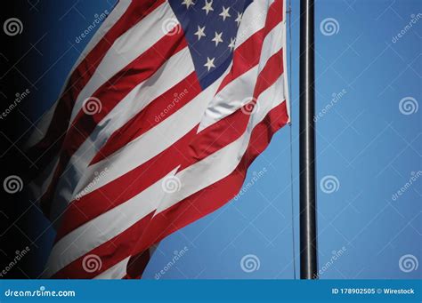 Captura De Pantalla De Clausura De La Bandera Ondulante De Los Estados