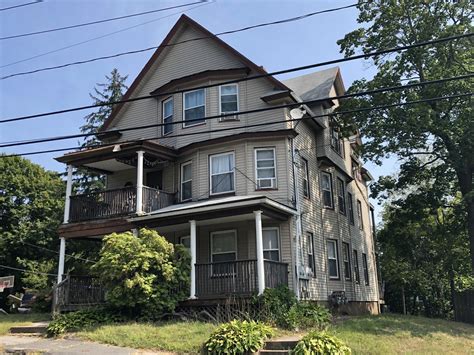 132 Bunker Hill Ave Waterbury Ct 06708 Loopnet