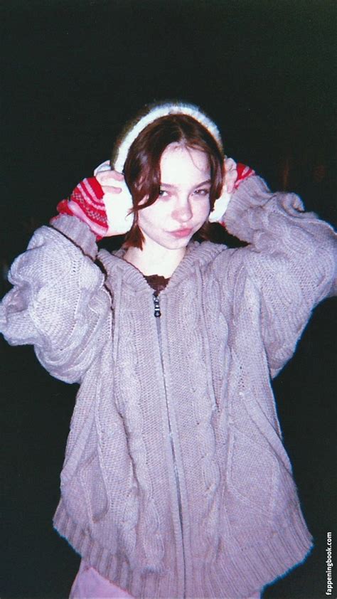 Emma Myers Emma Myers Nude OnlyFans Leaks Fappening FappeningBook