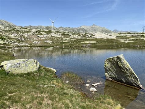 Ambiance Estivale Sur Les Lacs Sans Nom Dans La Zone Alpine Suisse Du