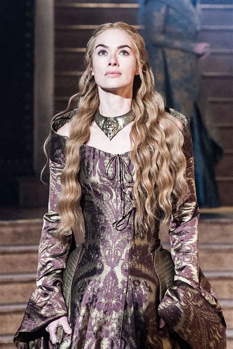 Эволюция костюмов Серсеи Ланнистер в сериале Игра престолов (по всем 8 ...