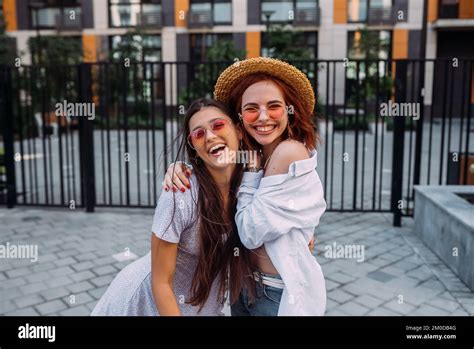 Pretty Lesbians Banque De Photographies Et Dimages à Haute Résolution Alamy