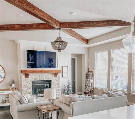 7+ Jaw-Dropping Ceiling Lighting Ideas for Your Farmhouse Living Room
