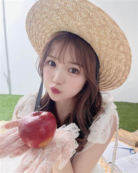 古澤里紗さんのインスタグラム写真 古澤里紗instagram「オフショ~🧺🤍🍎 作品撮りしました♩ 完成お写真またのせ