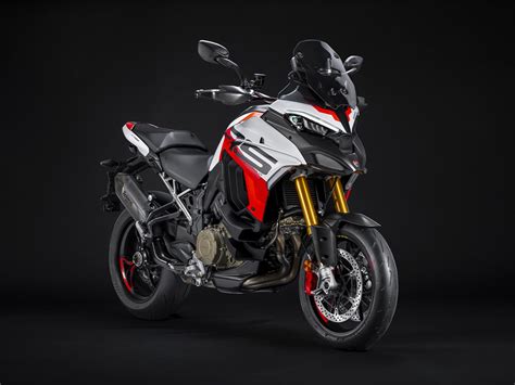 2024 Ducati Multistrada V4 RS Is A Race Track Devouring Adventure Bike