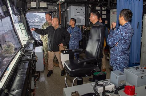 Dvids Images Jmsdf Escort Flotilla Two Tours Uss Miguel Keith Esb