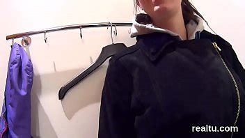Encantadora ninfómana checa es seducida en el hipermercado y follada en pov XVIDEOS