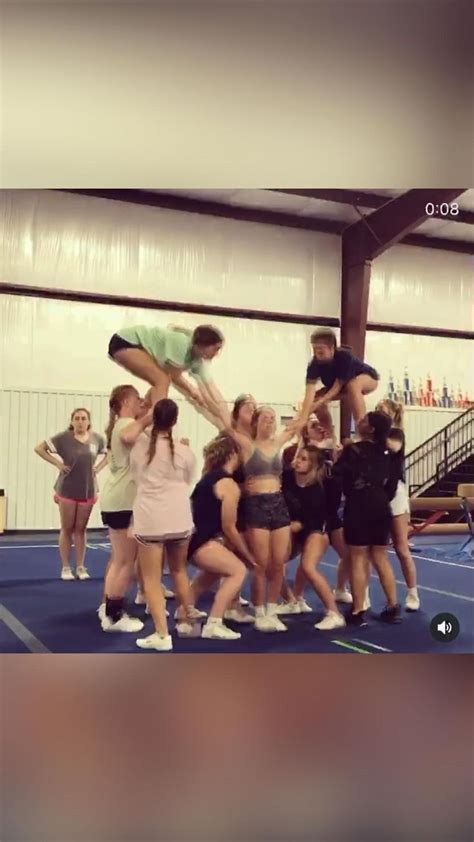 Pin By Elizabeth Patterson💗 On Pins By You Cheer Stunts Cheerleading