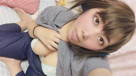 大学4年の巨乳22歳が顔出しでデカ乳輪をブラジャーからポロリ自撮り みんくちゃんねる