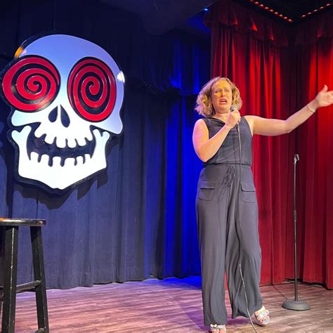 Hire Lady Comedian Wedding Officiant In Atlanta Georgia