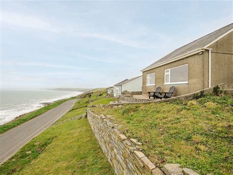 Cornwall Beachfront Cottages | Seafront with Sea Views