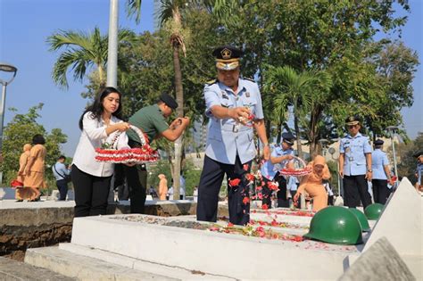 Peringati Hari Lahir Kemenkumham Jatim Ziarah Ke Makam Pahlawan