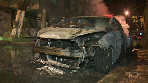 V Deo Sete Carros S O Incendiados Na Tijuca Bom Dia Rio G