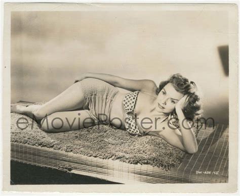 10 Hot Dorothy McGuire Bikini Pics