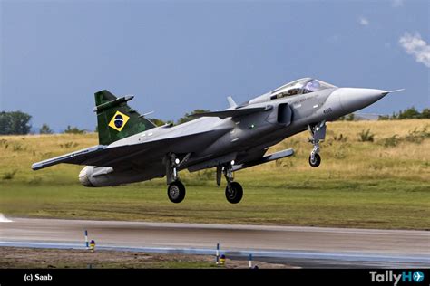 Primer vuelo con piloto de la Fuerza Aérea de Brasil en un Saab Gripen E