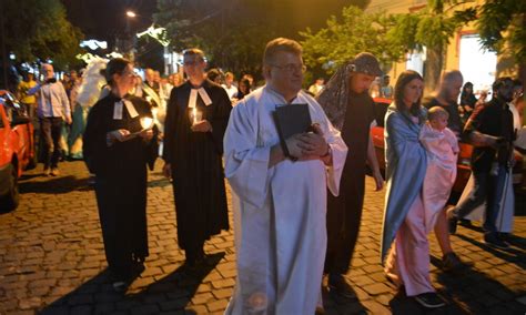 Caminhada Luminosa e acendimento da Árvore abrirão o Natal dos Anjos em