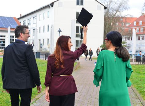 400 Absolventinnen Und Absolventen Feierlich Verabschiedet Hochschule