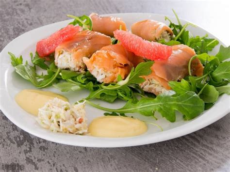 Rouleaux De Saumon Fum Au Crabe Et Mayonnaise Maison Recette Par