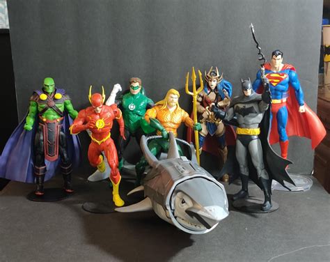 Justice League! : McFarlaneFigures