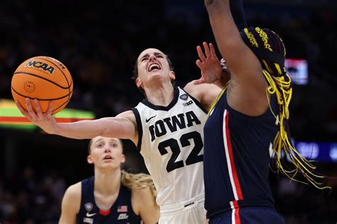 Womens March Madness Odds Iowa Vs South Carolina Line Spread