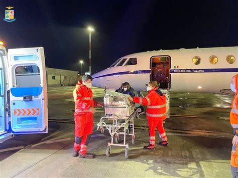 Volo Aereo Salva La Vita Ad Un Neonato Arrivato Al Bambin Ges Da