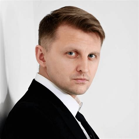 Роман Шумилов в спектакле во Дворце Искусств Лениград. обл