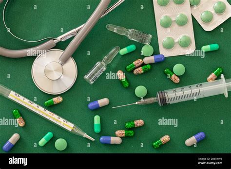 Syringes And Stethoscope Hi Res Stock Photography And Images Alamy