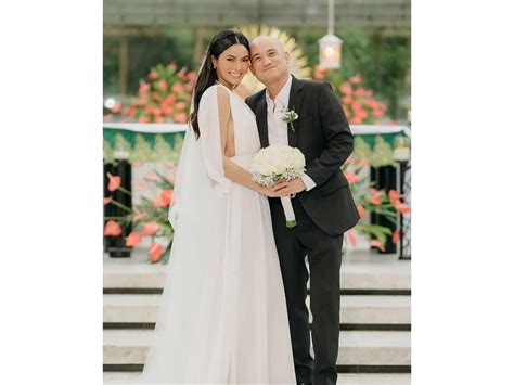 Maxine Medina And Timmy Llana Are A Chill Couple In Official Church