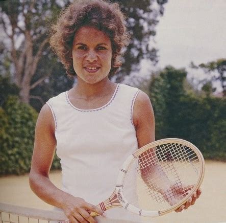 Evonne Goolagong: Australian Tennis Heroine - Kentake Page