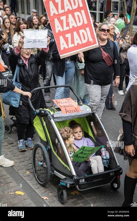 Femme 2022 Banque de photographies et dimages à haute résolution Alamy