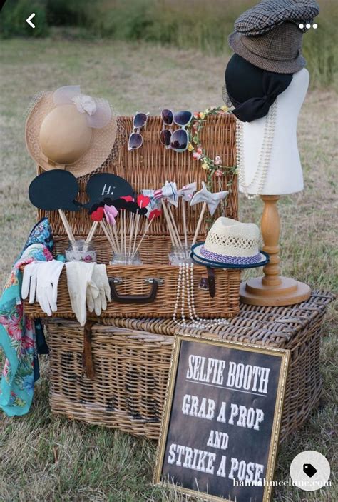 Fun Wedding Photo Booth Ideas