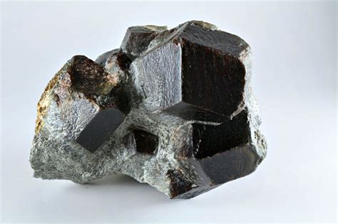 Almandin | Minerály Petřvald
